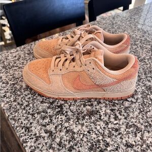 Women’s nike dunks 7.5